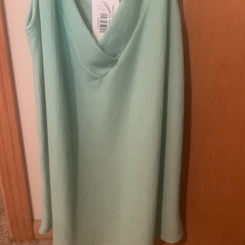 tank top - Picture 2 of 3